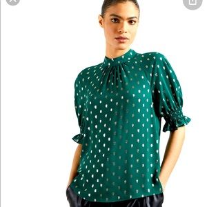 Ted Baker puff sleeve blouse in beautiful green/gold. Size 4/large